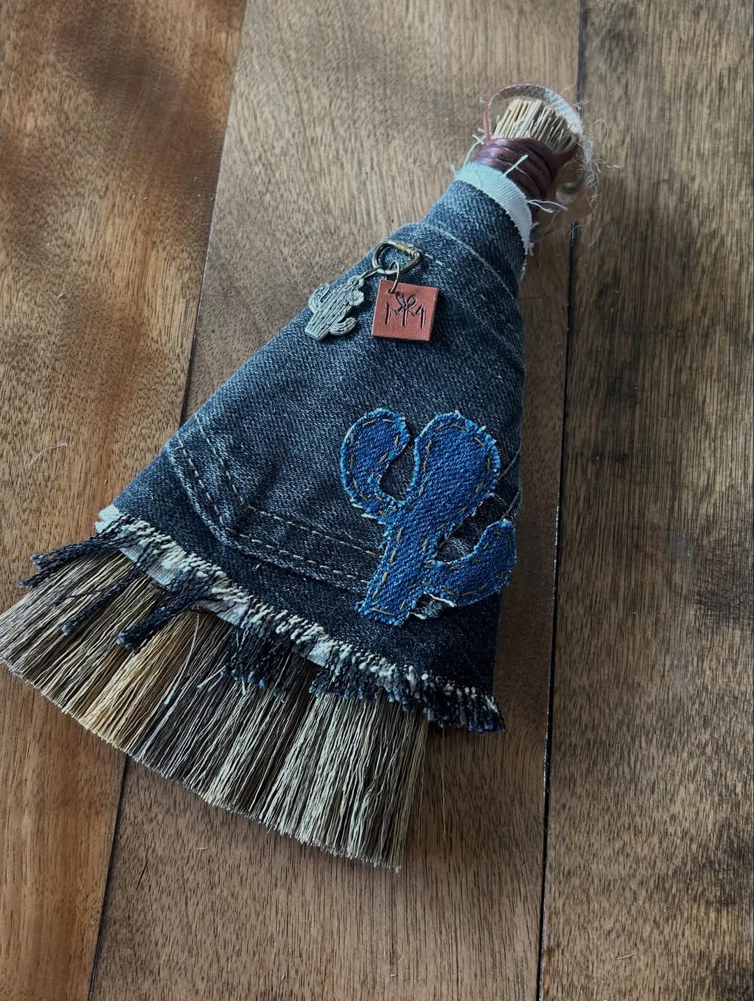 デニムリメイク・ミニほうき